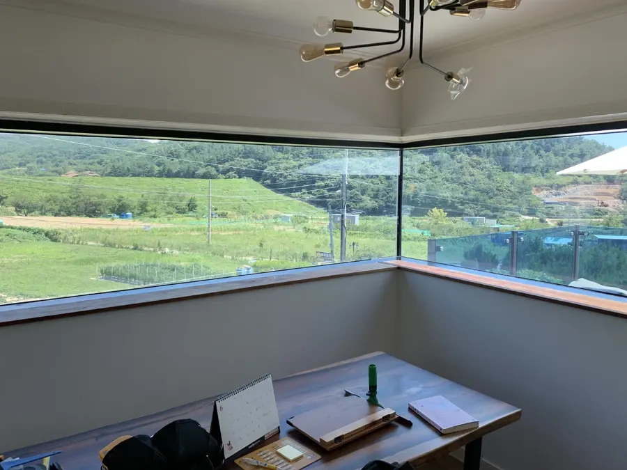 의정부 전원주택 코너창 단열필름 시공 전 실내 모습